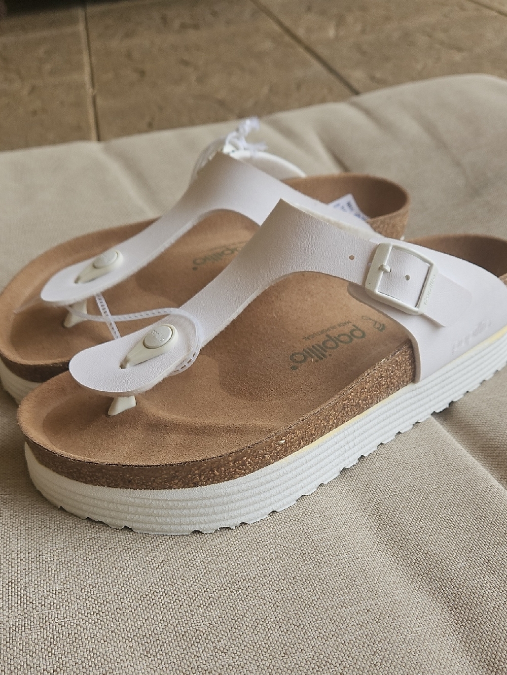 Sz 8- Birlenstock PAPILLIO Gizeh Vegan Platform Thong Sandal White, EU39